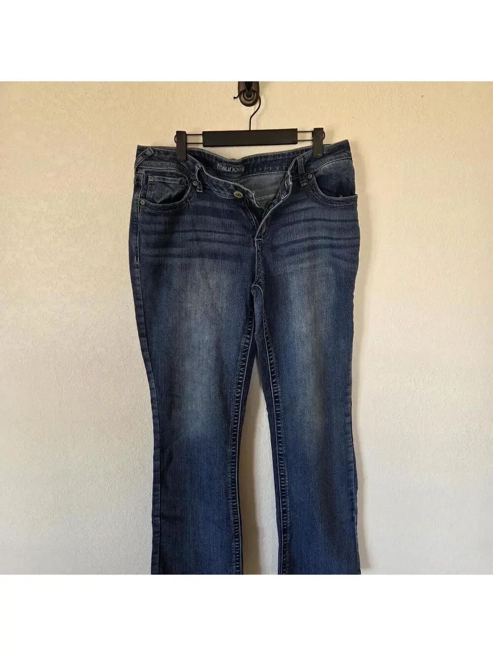 Maurices Women's Blue and Navy Jeans
